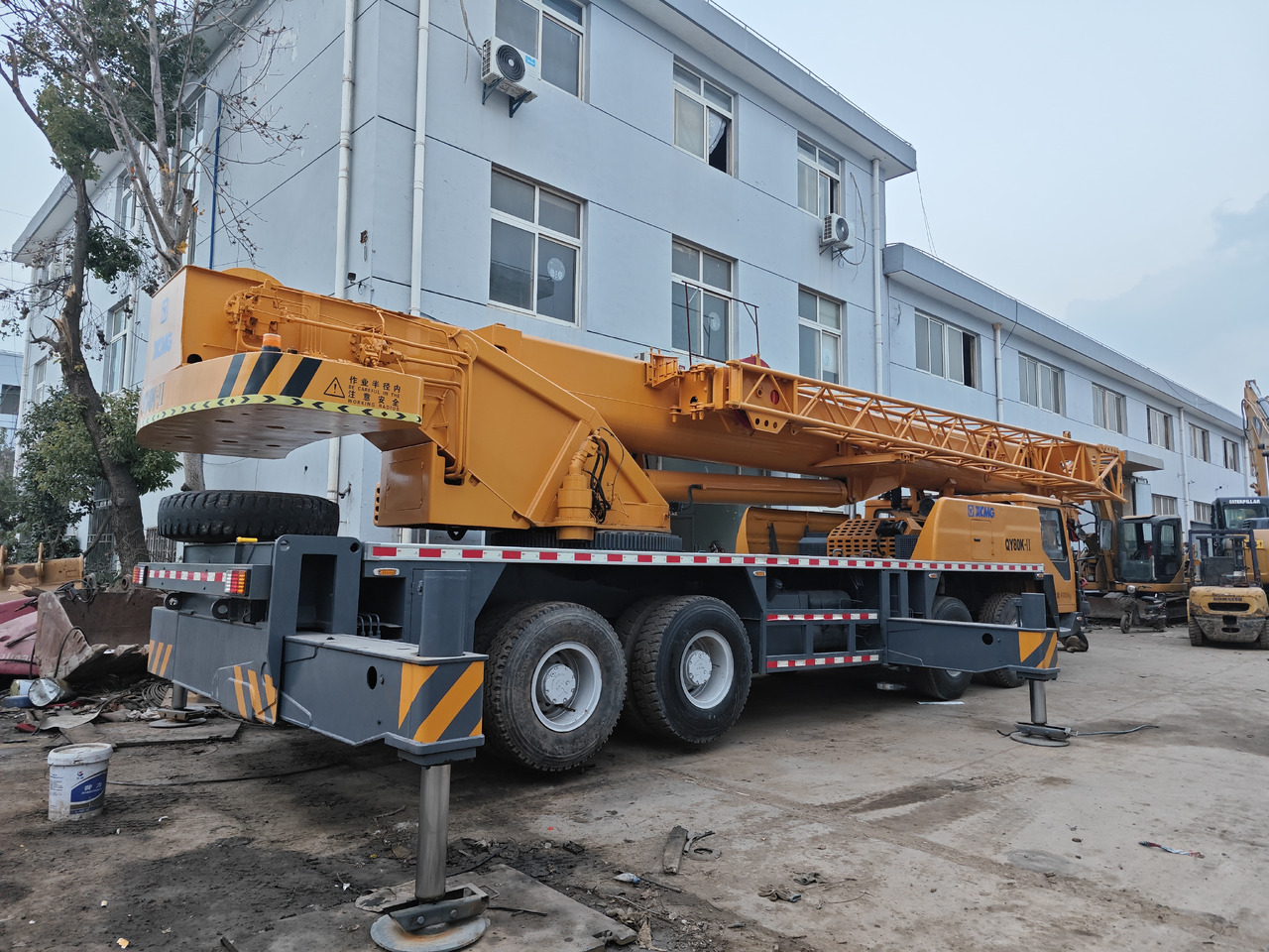 XCMG QY80K 80T TRUCK CRANE - Mobilkran: bild 4 XCMG QY80K 80T TRUCK CRANE - Mobilkran: bild 4