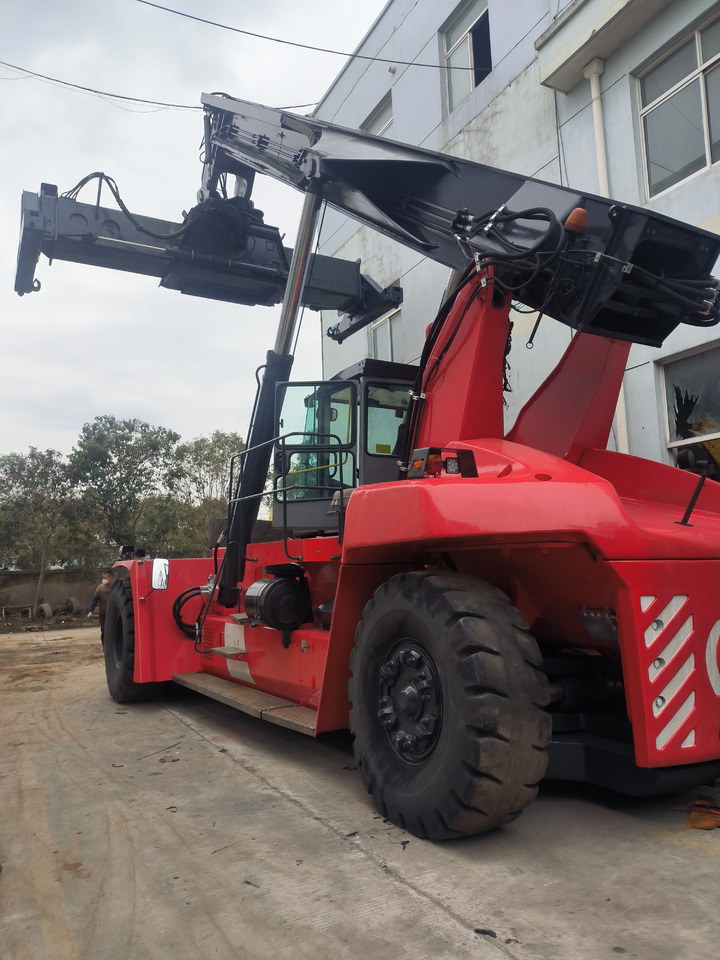 Kalmar DRF450 Used Reach stacker/Container forklift - Reachstacker: bild 5 Kalmar DRF450 Used Reach stacker/Container forklift - Reachstacker: bild 5