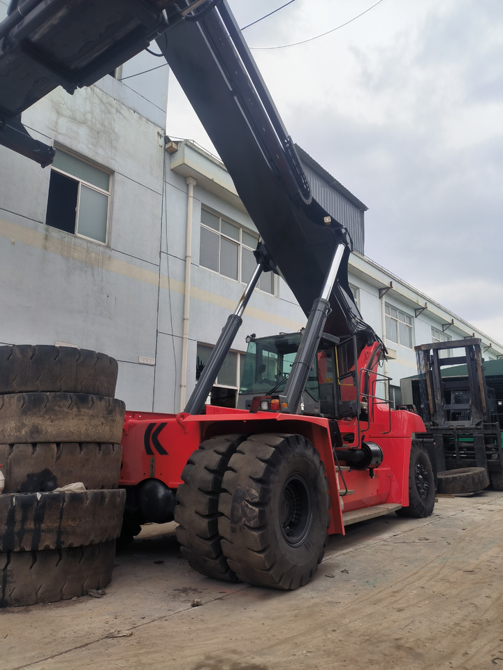 Kalmar DRF450 Used Reach stacker/Container forklift - Reachstacker: bild 4 Kalmar DRF450 Used Reach stacker/Container forklift - Reachstacker: bild 4