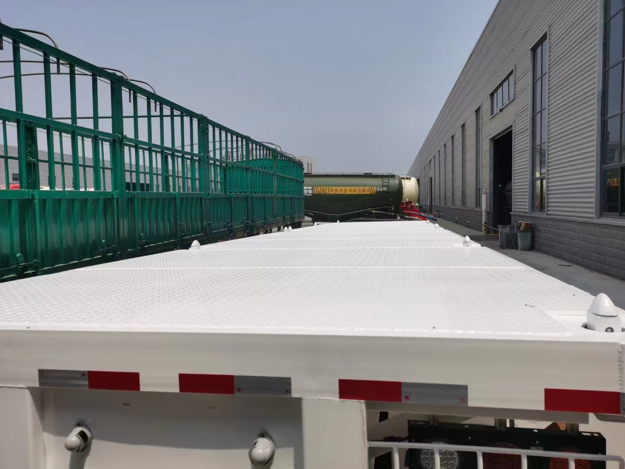 JSIE JSIE9400PBB - Containerbil/ Växelflak semitrailer: bild 1 JSIE JSIE9400PBB - Containerbil/ Växelflak semitrailer: bild 1