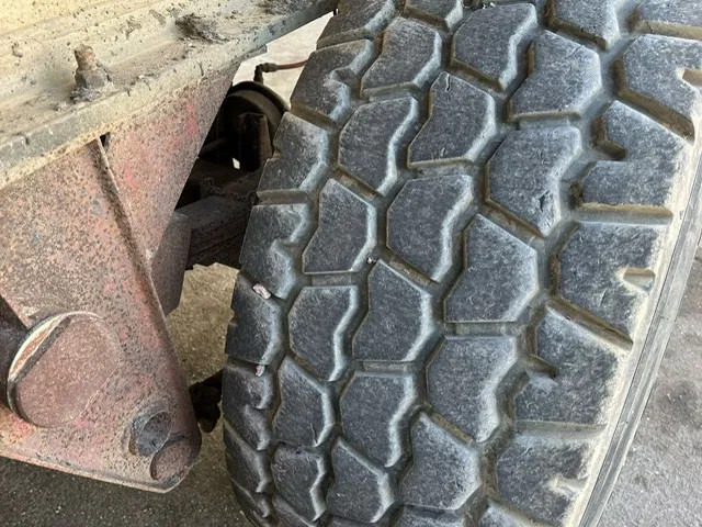 Tippbil semitrailer Benalu 2 Axle Alu Tipper , Spring Suspension , Drum Brakes, Fruehauf Axles: bild 10 Tippbil semitrailer Benalu 2 Axle Alu Tipper , Spring Suspension , Drum Brakes, Fruehauf Axles: bild 10