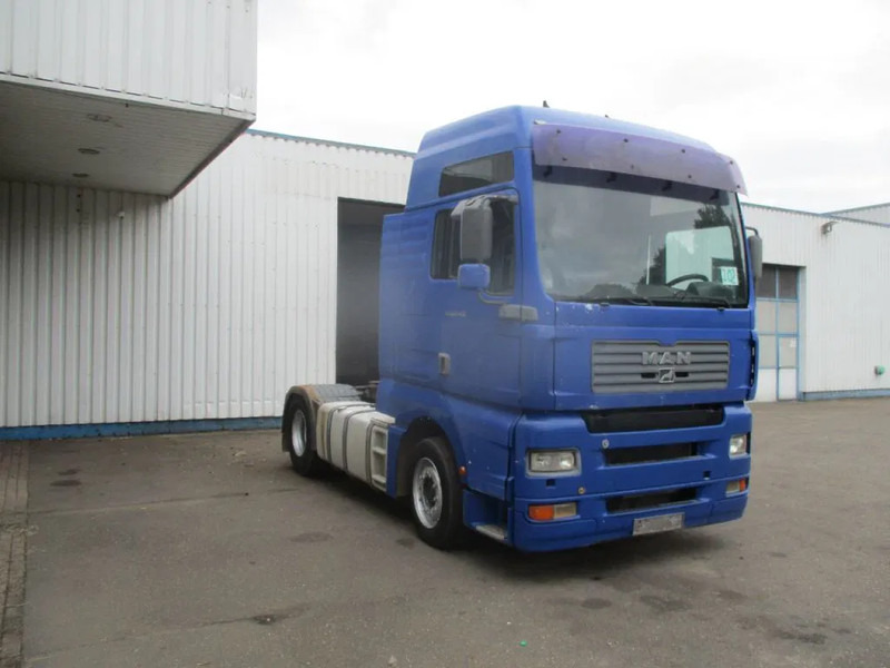 MAN TGA , FOR PARTS ONLY , NO ENGINE AND GEARBOX - Dragbil: bild 4 MAN TGA , FOR PARTS ONLY , NO ENGINE AND GEARBOX - Dragbil: bild 4