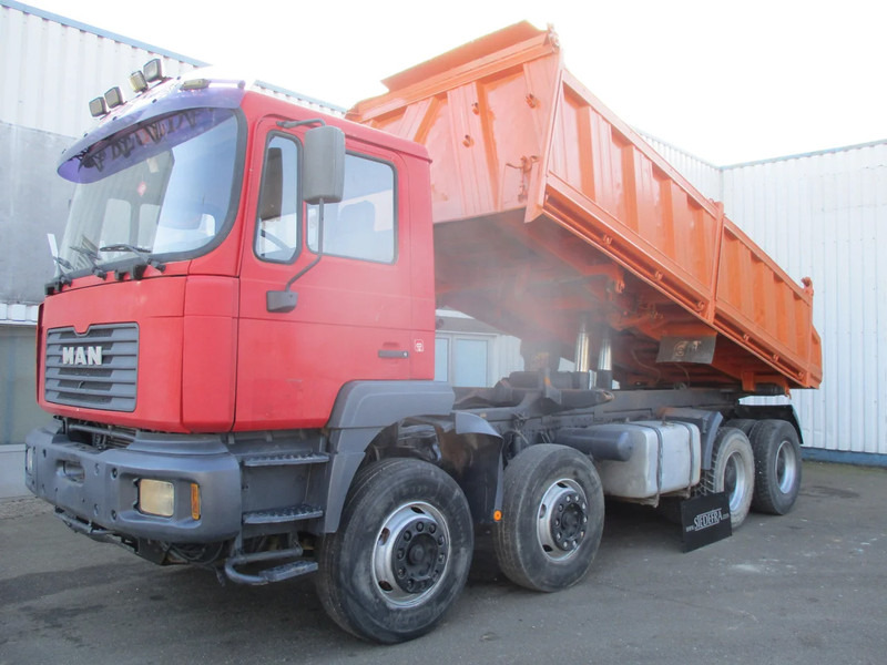 MAN 35.414 , 8x4 , ZF Manual , EURO 3 , 3 way tipper , Spring suspension - Tippbil lastbil: bild 1 MAN 35.414 , 8x4 , ZF Manual , EURO 3 , 3 way tipper , Spring suspension - Tippbil lastbil: bild 1