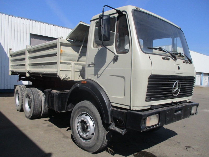 Mercedes-Benz 2633, V8 , ZF Manual , 6x4 , 3 Way tipper , Spring suspension - Tippbil lastbil: bild 4 Mercedes-Benz 2633, V8 , ZF Manual , 6x4 , 3 Way tipper , Spring suspension - Tippbil lastbil: bild 4