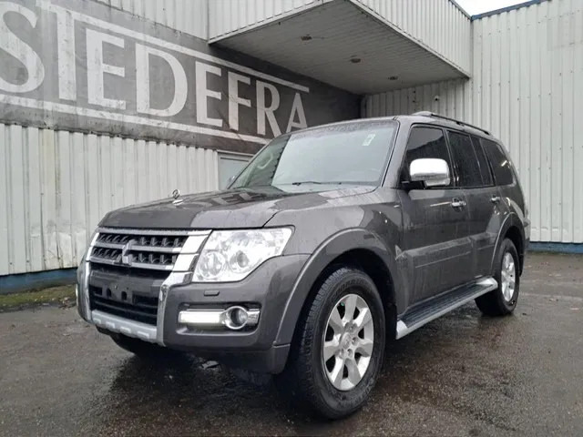 Mitsubishi Pajero GLS 3.5 - V6 , 4x4 , 7 Pers., Full Option - Personbil: bild 1 Mitsubishi Pajero GLS 3.5 - V6 , 4x4 , 7 Pers., Full Option - Personbil: bild 1