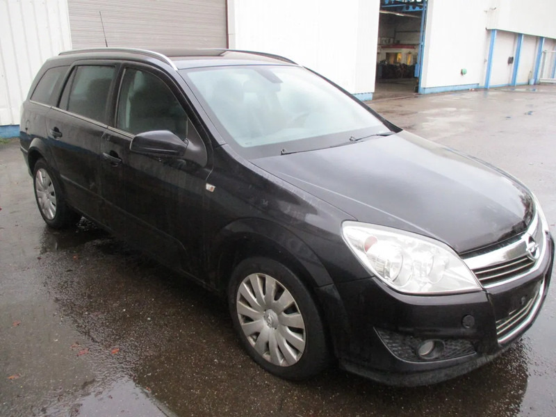 Opel Astra 1.7 CDTI , NOT RUNNING , Navi , Airco , lederen bekleding - Kombi: bild 4 Opel Astra 1.7 CDTI , NOT RUNNING , Navi , Airco , lederen bekleding - Kombi: bild 4