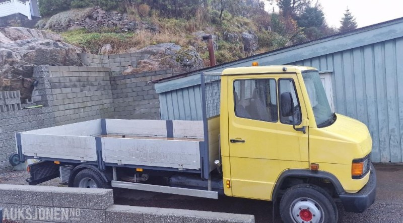 1994 Mercedes-Benz vario 611D lav km stand 9000km med kran - Flakbil: bild 3 1994 Mercedes-Benz vario 611D lav km stand 9000km med kran - Flakbil: bild 3