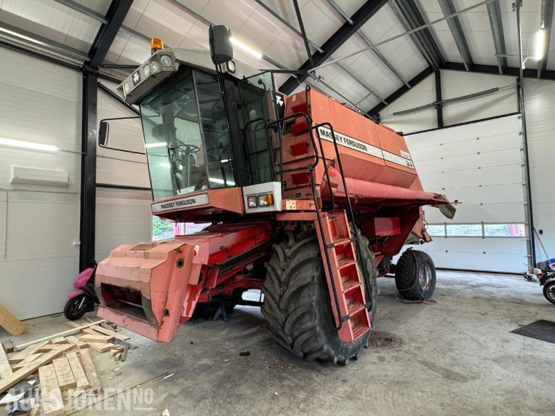 1996 Massey Ferguson MF 34 skurtresker - Skördetröska: bild 1 1996 Massey Ferguson MF 34 skurtresker - Skördetröska: bild 1