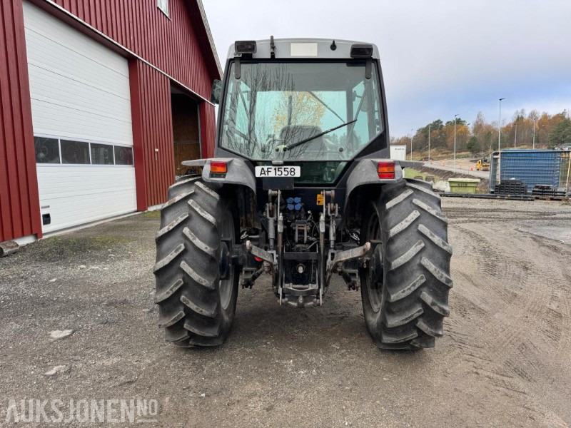 2001 Massey Ferguson 2230-4 m/Trima 320 Professional laster, 1171 timer, servicehistorikk, fremstår som godt vedlikeholdt - Traktor: bild 5 2001 Massey Ferguson 2230-4 m/Trima 320 Professional laster, 1171 timer, servicehistorikk, fremstår som godt vedlikeholdt - Traktor: bild 5