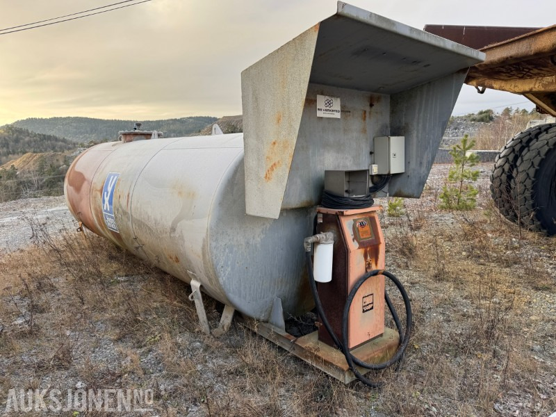 2002 Dieseltank med pumpe - Entreprenadutrustning: bild 3 2002 Dieseltank med pumpe - Entreprenadutrustning: bild 3