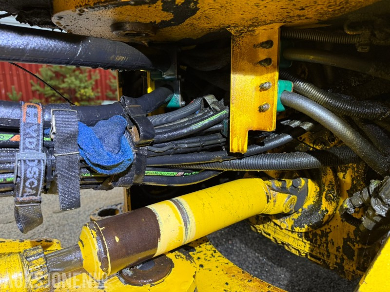 Hjullastare 2002 Volvo L70D Hjullaster – Hydraulisk HK-feste – 3 og 4. funksjon: bild 32 Hjullastare 2002 Volvo L70D Hjullaster – Hydraulisk HK-feste – 3 og 4. funksjon: bild 32