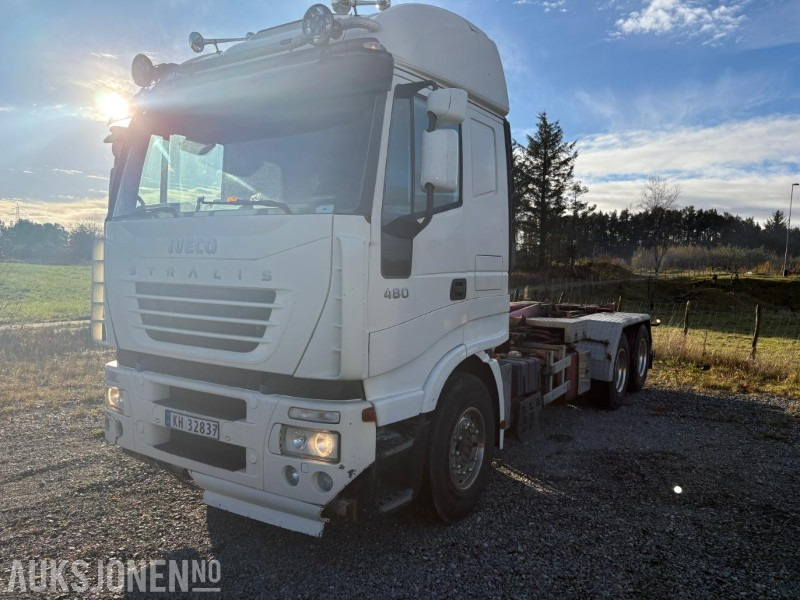 2005 Iveco 260S48 krokløft - Lastväxlare lastbil: bild 1 2005 Iveco 260S48 krokløft - Lastväxlare lastbil: bild 1
