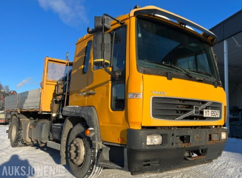 2006 Volvo FL6 med tipp og kran NYLIG EU OK TIL 22.10.2026 - Kranbil: bild 2 2006 Volvo FL6 med tipp og kran NYLIG EU OK TIL 22.10.2026 - Kranbil: bild 2