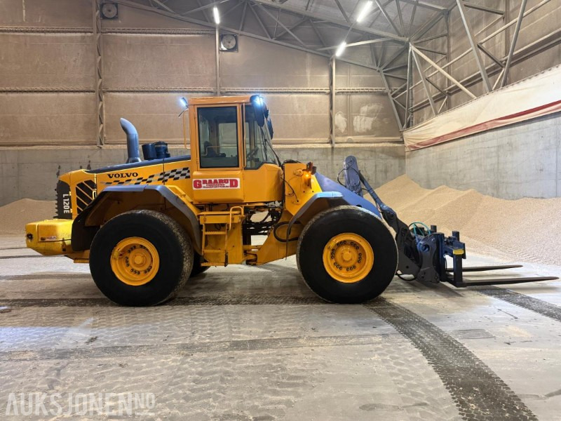 2006 Volvo L120E HJULLASTER M/STOR SNØSKUFF SENTRALSMØRING 3.FUNKSJON. - Hjullastare: bild 2 2006 Volvo L120E HJULLASTER M/STOR SNØSKUFF SENTRALSMØRING 3.FUNKSJON. - Hjullastare: bild 2