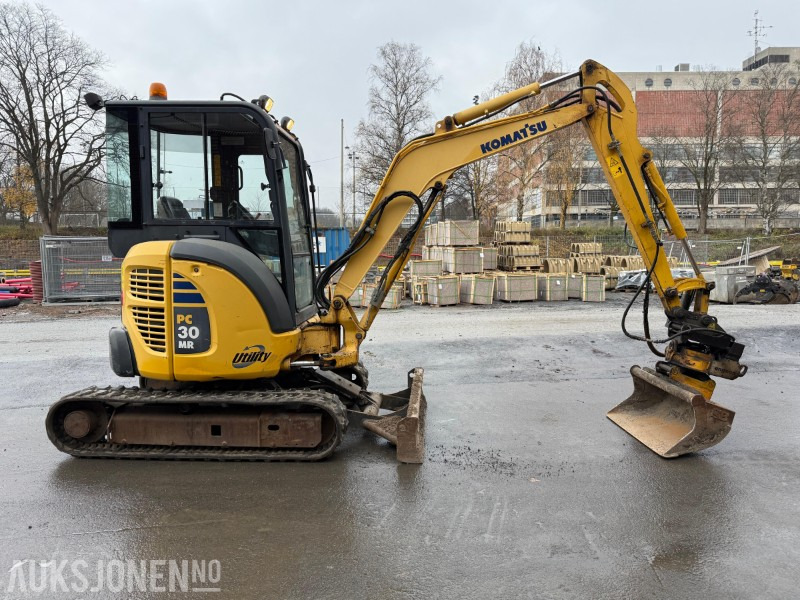 2007 Komatsu PC30 MR-2 minigraver med Engcon tiltrotator, lys, 1 skuffe, gummibelter, skjær - Minigrävmaskin: bild 4 2007 Komatsu PC30 MR-2 minigraver med Engcon tiltrotator, lys, 1 skuffe, gummibelter, skjær - Minigrävmaskin: bild 4
