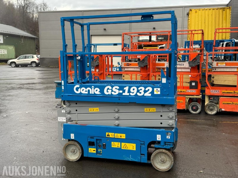 2008 Genie 1932 sakselift / 8 meter - Lift: bild 1 2008 Genie 1932 sakselift / 8 meter - Lift: bild 1
