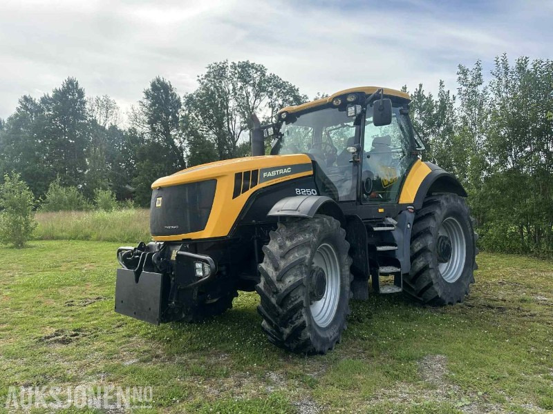 2009 JCB 8250 FASTTRAC - Traktor: bild 1 2009 JCB 8250 FASTTRAC - Traktor: bild 1