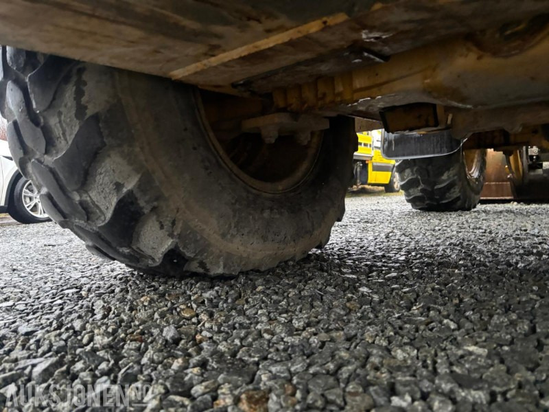 Hjullastare 2010 CAT 906H HJULLASTER. 1596TIMER. SKUFFE. TELLEFSDAL VPL PLOG. HOLMS FEIEKOST. CAT PALLEGAFFLER: bild 38 Hjullastare 2010 CAT 906H HJULLASTER. 1596TIMER. SKUFFE. TELLEFSDAL VPL PLOG. HOLMS FEIEKOST. CAT PALLEGAFFLER: bild 38