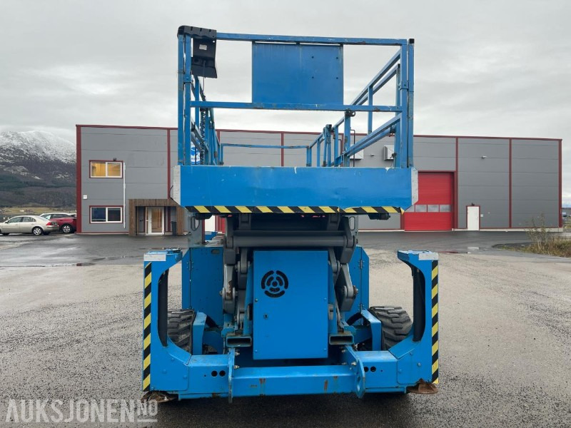 2011 Genie GS 4390 Sakselift, 1698 timer - Lift: bild 2 2011 Genie GS 4390 Sakselift, 1698 timer - Lift: bild 2