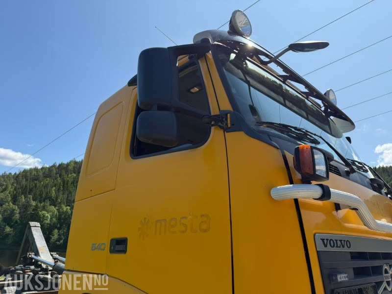 Lastväxlare lastbil 2012 Volvo FH540 8x4 brøyterigget Krokbil rep objekt: bild 15 Lastväxlare lastbil 2012 Volvo FH540 8x4 brøyterigget Krokbil rep objekt: bild 15