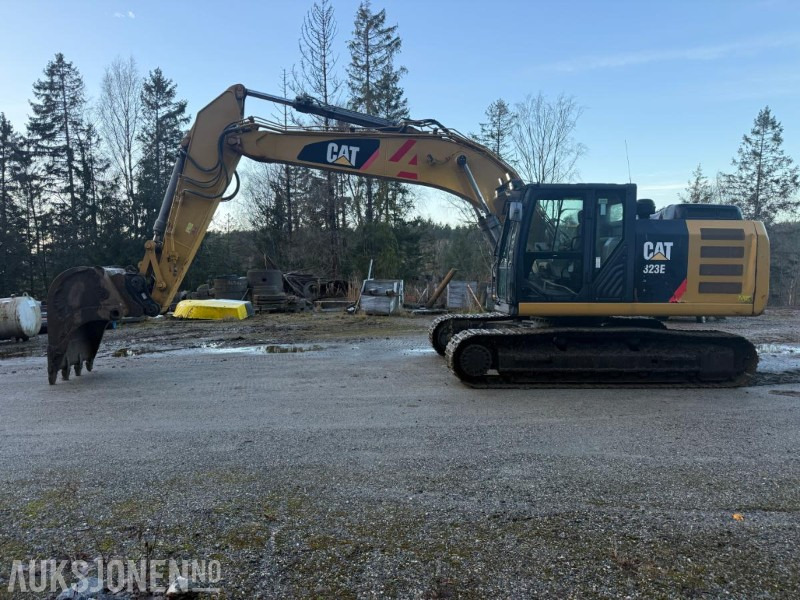 2013 Cat 323 BELTEGRAVER SERVICEHISTORIKK 2 SKUFFER SENTRALSMØRING KUN 2 EIERE. - Grävmaskin: bild 3 2013 Cat 323 BELTEGRAVER SERVICEHISTORIKK 2 SKUFFER SENTRALSMØRING KUN 2 EIERE. - Grävmaskin: bild 3