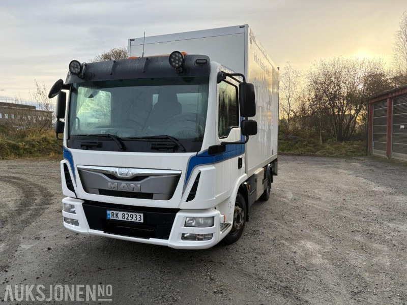 2013 MAN TGL8 220 4X2 Euro6T 3 seter servicevogn C1-reg. - Lastbil med skåp: bild 1 2013 MAN TGL8 220 4X2 Euro6T 3 seter servicevogn C1-reg. - Lastbil med skåp: bild 1