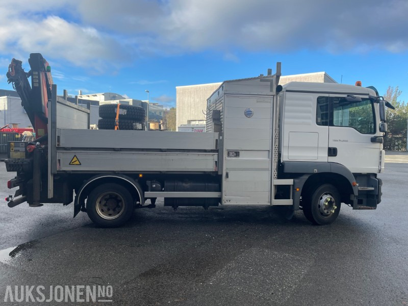 2013 MAN TGM 15.290 E- verkspåbygg med bak montert kran (Palfinger PK9002 – EH) og vinsj - Nye vinterfelger og dekk - Kranbil: bild 5 2013 MAN TGM 15.290 E- verkspåbygg med bak montert kran (Palfinger PK9002 – EH) og vinsj - Nye vinterfelger og dekk - Kranbil: bild 5