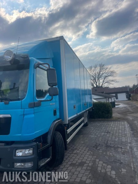 2014 MAN TGM lastebil/skapbil - Full sideåpning - Plass til 18 paller 2014 MAN TGM lastebil, blå, med 385 000 km - Lastbil med skåp: bild 5 2014 MAN TGM lastebil/skapbil - Full sideåpning - Plass til 18 paller 2014 MAN TGM lastebil, blå, med 385 000 km - Lastbil med skåp: bild 5