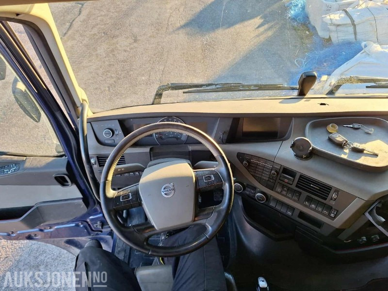 2014 Volvo FH540 6X2 Skapbil - Full sideåpning - Strøere - VBG - 697.000KM - Lastbil med skåp: bild 4 2014 Volvo FH540 6X2 Skapbil - Full sideåpning - Strøere - VBG - 697.000KM - Lastbil med skåp: bild 4