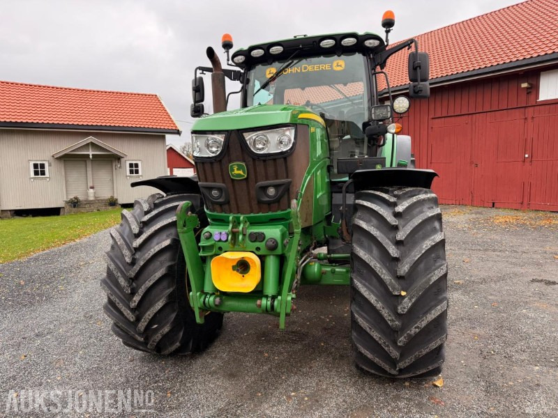 2016 John Deere 6155R– 6745 t – Storservice + nye deler – Pen og velholdt traktor! - Traktor: bild 4 2016 John Deere 6155R– 6745 t – Storservice + nye deler – Pen og velholdt traktor! - Traktor: bild 4