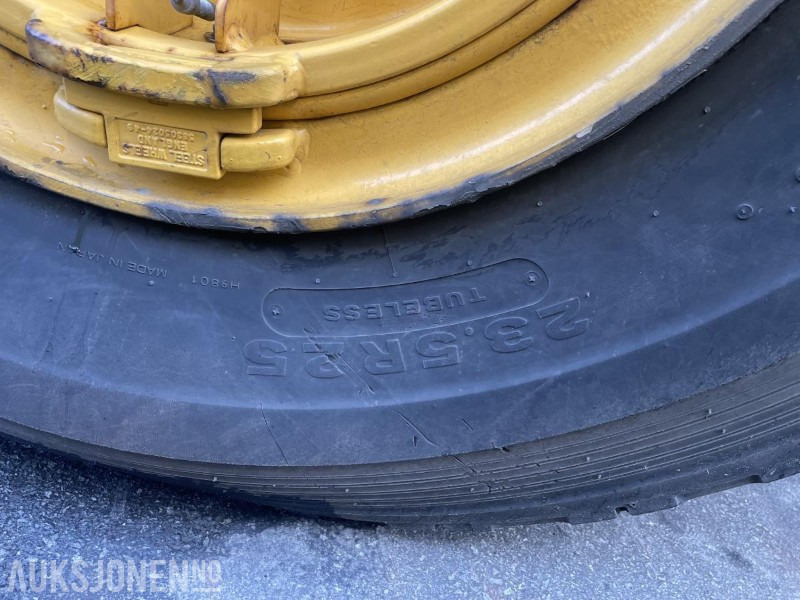 2018 Volvo 4 stk dekk uten felg - 4 stk Hjullaster hjul - Bridestone V-Steel Snow Wegde vsw 23.5 R25 - Entreprenadutrustning: bild 2 2018 Volvo 4 stk dekk uten felg - 4 stk Hjullaster hjul - Bridestone V-Steel Snow Wegde vsw 23.5 R25 - Entreprenadutrustning: bild 2