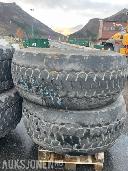 2018 Volvo 4 stk dekk uten felg - 4 stk Hjullaster hjul - Bridestone V-Steel Snow Wegde vsw 23.5 R25 - Entreprenadutrustning: bild 1 2018 Volvo 4 stk dekk uten felg - 4 stk Hjullaster hjul - Bridestone V-Steel Snow Wegde vsw 23.5 R25 - Entreprenadutrustning: bild 1