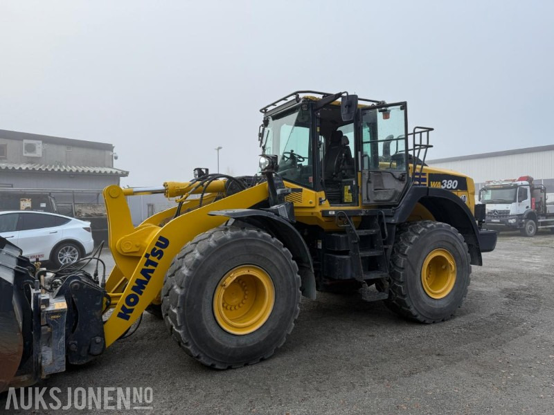 2022 Komatsu WA380-8E0 hjullaster – 2 150,9 timer, Hydr. pallegaffel og skuffe - Hjullastare: bild 2 2022 Komatsu WA380-8E0 hjullaster – 2 150,9 timer, Hydr. pallegaffel og skuffe - Hjullastare: bild 2