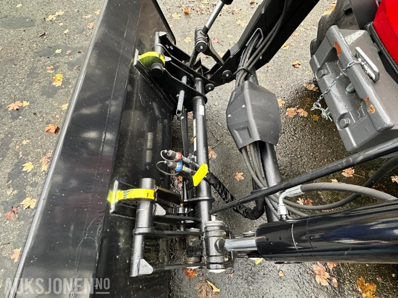 Traktor 2024 Valtra F75 Traktor, m/X25S Frontlaster og Lilleseth universalskuffe, ca 70 timer: bild 15