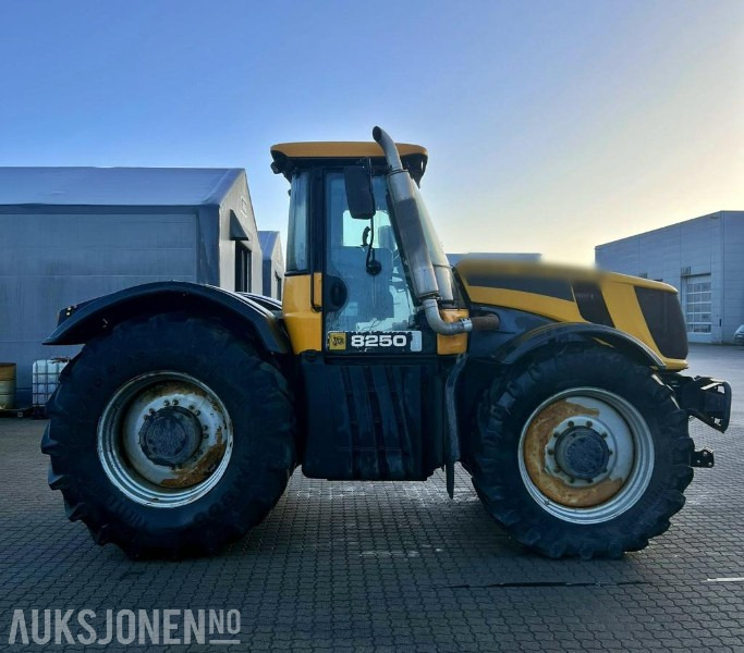 JCB FASTRAC 8250 4x4 traktor kun 6.700 Arbeidstimer! - Traktor: bild 5 JCB FASTRAC 8250 4x4 traktor kun 6.700 Arbeidstimer! - Traktor: bild 5