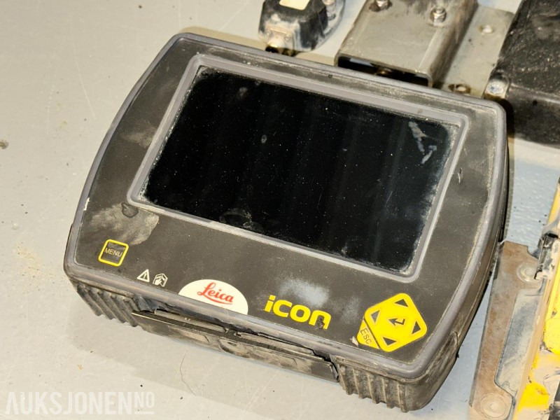 2017 Leica GPS 80 Maskinstyring - komplett system - Tillbehör för Byggmaskiner: bild 4 2017 Leica GPS 80 Maskinstyring - komplett system - Tillbehör för Byggmaskiner: bild 4