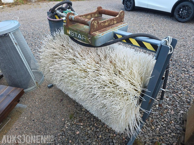 2017 TAH1300S hydraulisk feiebørste / Kost - Tillbehör för Byggmaskiner: bild 4 2017 TAH1300S hydraulisk feiebørste / Kost - Tillbehör för Byggmaskiner: bild 4