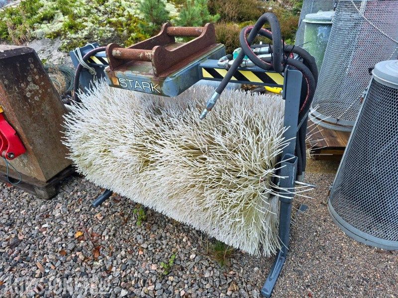 2017 TAH1300S hydraulisk feiebørste / Kost - Tillbehör för Byggmaskiner: bild 1 2017 TAH1300S hydraulisk feiebørste / Kost - Tillbehör för Byggmaskiner: bild 1