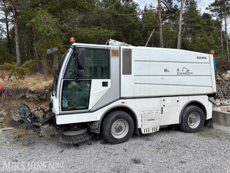 2010 Bucher CityCat 5000 feiebil / kostebil - Utility/ Specialfordon: bild 2 2010 Bucher CityCat 5000 feiebil / kostebil - Utility/ Specialfordon: bild 2