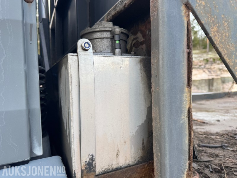 Utility/ Specialfordon 2010 MAN TGA 8x4 Lastebil med maskinpåbygg / maskinrampe: bild 20 Utility/ Specialfordon 2010 MAN TGA 8x4 Lastebil med maskinpåbygg / maskinrampe: bild 20