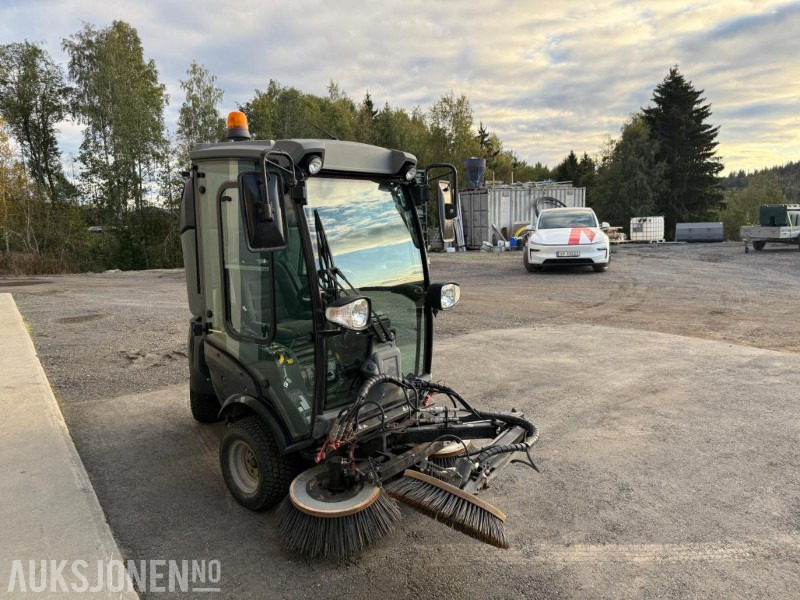 2013 Kärcher Feiemaskin/multimaskin lite brukt - Utility/ Specialfordon: bild 3 2013 Kärcher Feiemaskin/multimaskin lite brukt - Utility/ Specialfordon: bild 3