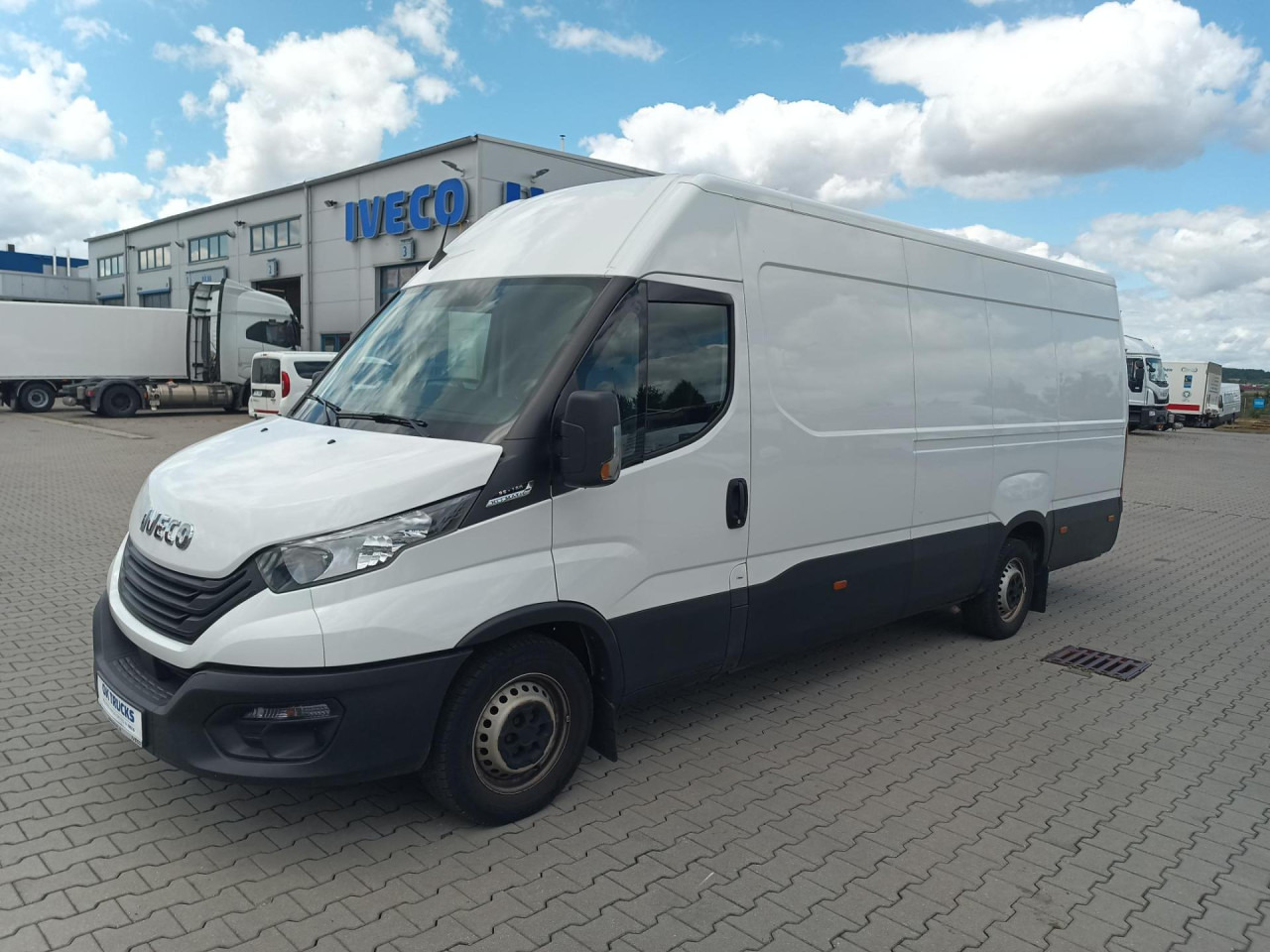 IVECO Daily 35S16A8V - Skåpbil: bild 1 IVECO Daily 35S16A8V - Skåpbil: bild 1