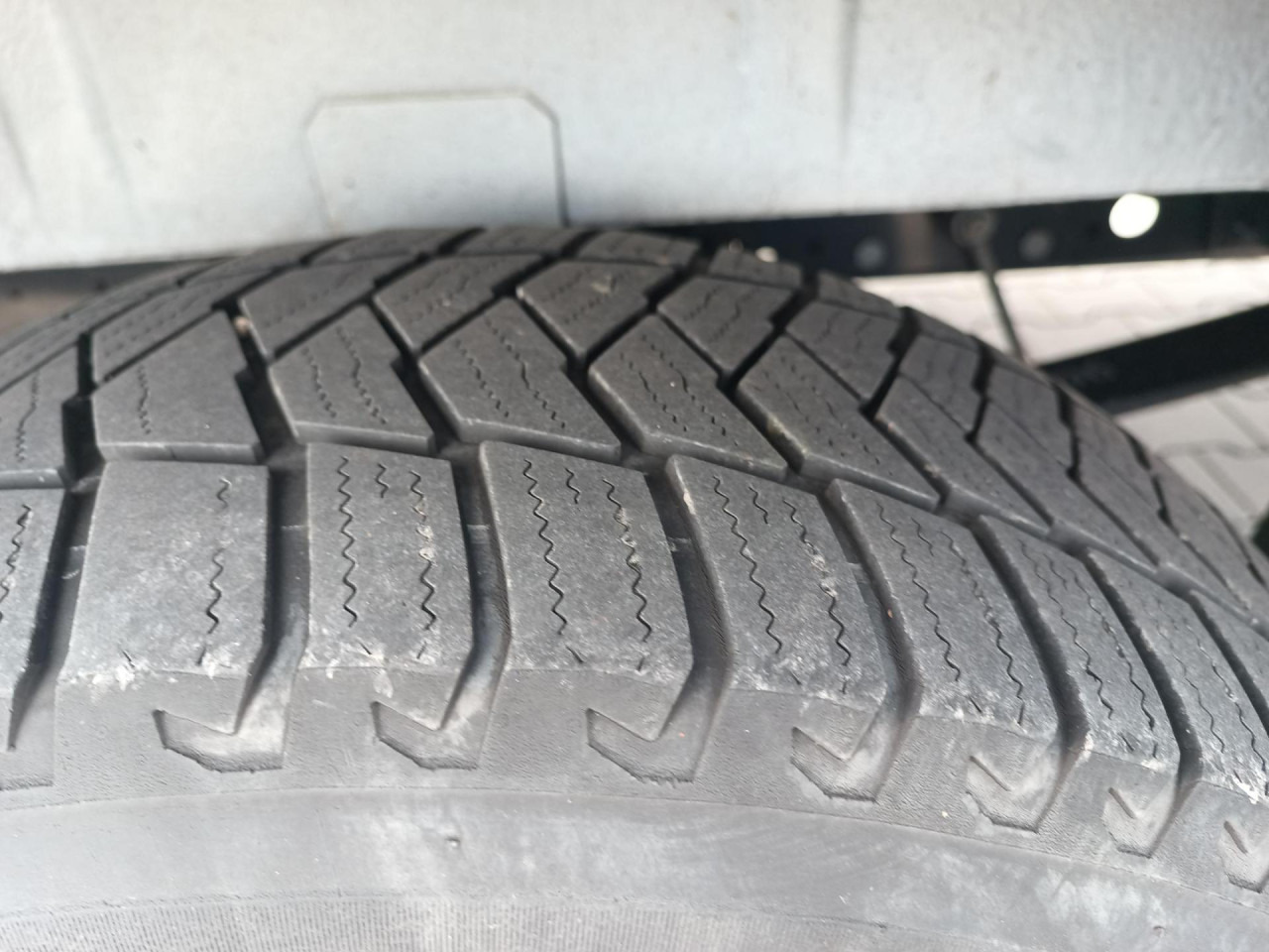 IVECO Daily 35S16V - Skåpbil: bild 2 IVECO Daily 35S16V - Skåpbil: bild 2