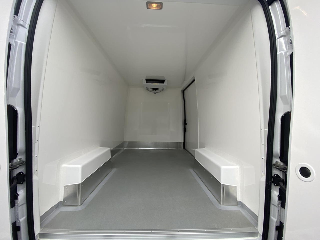 CITROEN ALTE VERSION JUMPER L2H2 140PS CONFORT 35+ / TIEFKÜHLFAHRZEUG -20C KONVEKTA ODER THERMOKING - Kylbil: bild 1 CITROEN ALTE VERSION JUMPER L2H2 140PS CONFORT 35+ / TIEFKÜHLFAHRZEUG -20C KONVEKTA ODER THERMOKING - Kylbil: bild 1