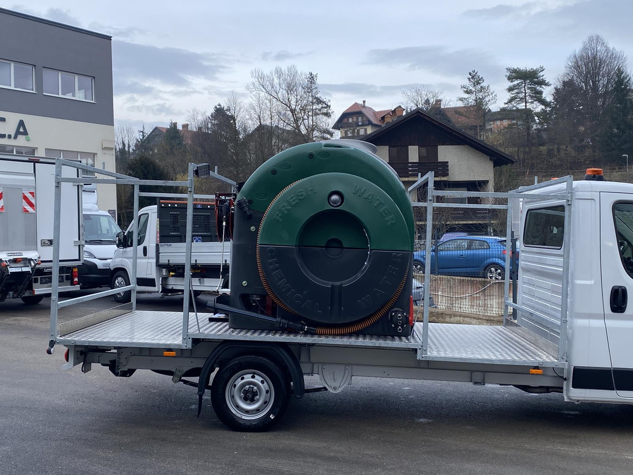 CITROEN JUMPER 1+2 180KM | WC AUFBAU + WC PUMPE - Transportbil med flak: bild 2 CITROEN JUMPER 1+2 180KM | WC AUFBAU + WC PUMPE - Transportbil med flak: bild 2