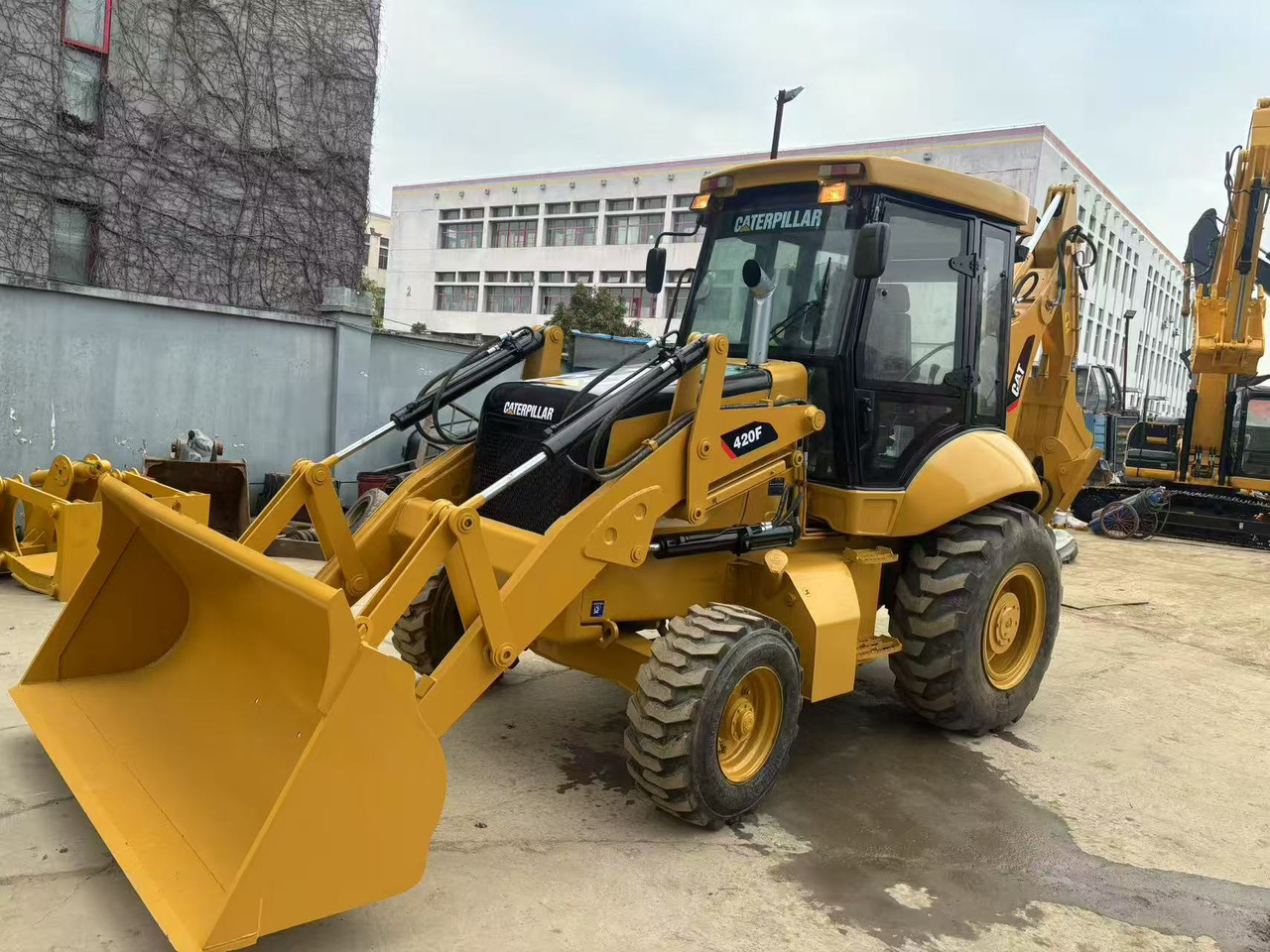 Caterpillar 420 Backhoe Loader CAT 420 420F 420F2 jcb 3cx 4cx in New Condition in Low Price - Grävlastare: bild 2 Caterpillar 420 Backhoe Loader CAT 420 420F 420F2 jcb 3cx 4cx in New Condition in Low Price - Grävlastare: bild 2