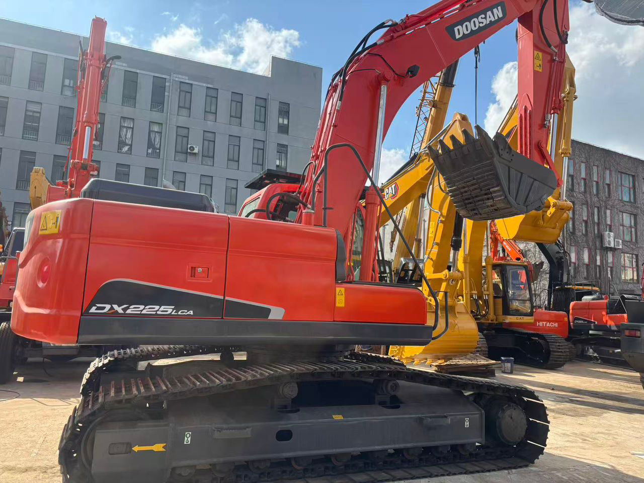Doosan DX225 Used Crawler Excavator Secondhand 25 ton Excavators for Sale Doosan Excavadora Usada - Bandgrävare: bild 3 Doosan DX225 Used Crawler Excavator Secondhand 25 ton Excavators for Sale Doosan Excavadora Usada - Bandgrävare: bild 3