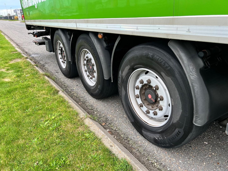 Kögel 3 - assige koeloplegger Lift axle / Carrier Vector 1950 - Kyl/ Frys semitrailer: bild 4 Kögel 3 - assige koeloplegger Lift axle / Carrier Vector 1950 - Kyl/ Frys semitrailer: bild 4