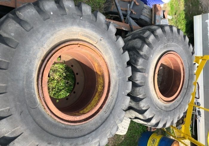Anvelope Cu 24PR 4 BUC VOLA Incarcator VOLVO KOMATSU JCB - Komplett hjul: bild 5 Anvelope Cu 24PR 4 BUC VOLA Incarcator VOLVO KOMATSU JCB - Komplett hjul: bild 5