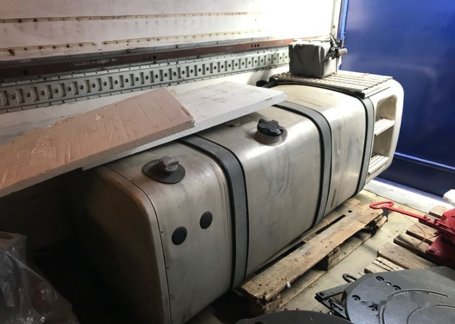 DAF XF CF - Bränsletank för Lastbil: bild 2 DAF XF CF - Bränsletank för Lastbil: bild 2